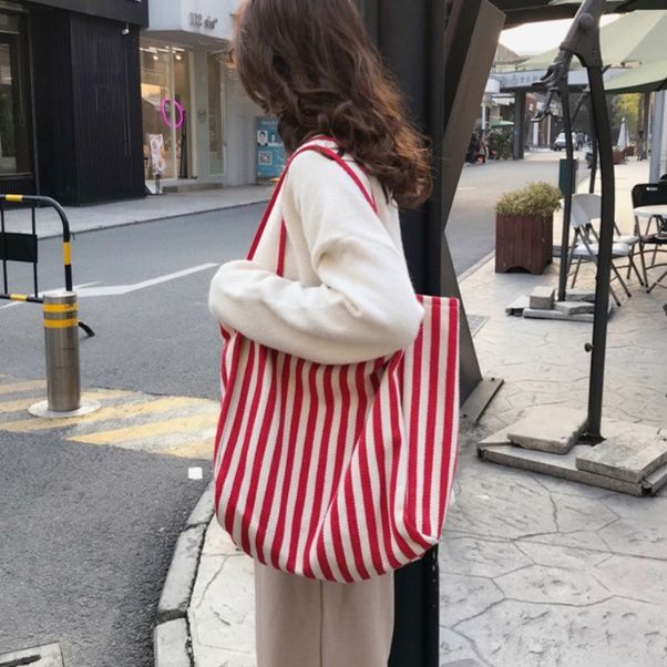 キャンバストート ストライプ模様の優雅な大容量トートバッグ