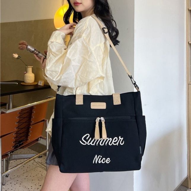 キャンバストート 夏の装い 実用的トートバッグ