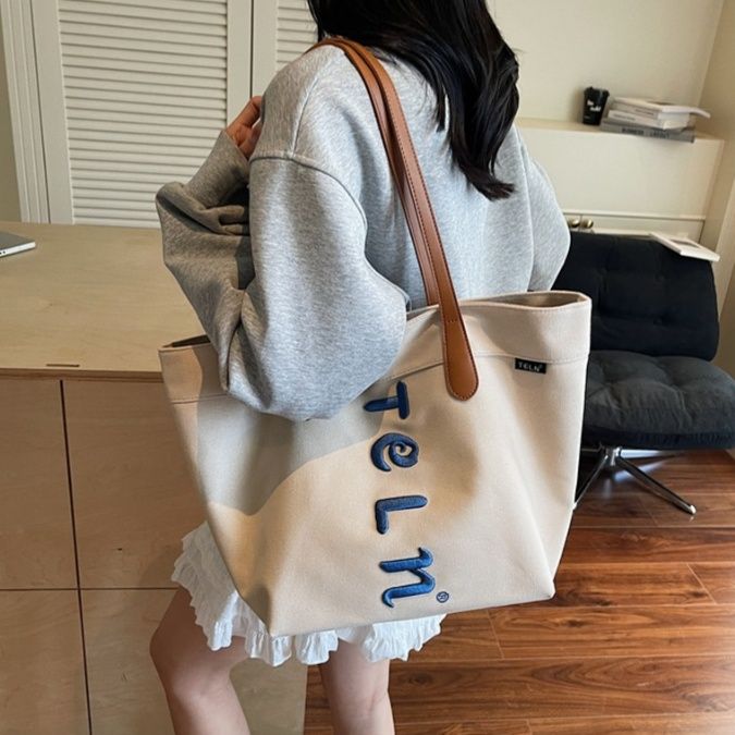 キャンバストート 縦ロゴ刺繍トートバッグ
