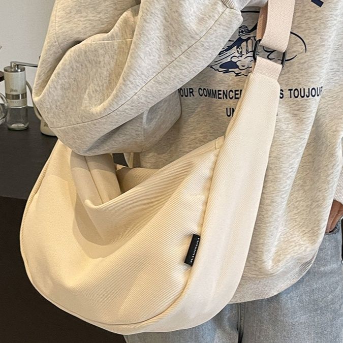 キャンバストート 斜め掛けできる大容量三日月形キャンバス鞄