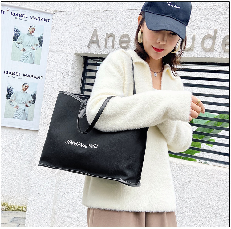 キャンバストート モノトーン配色ロゴバッグ