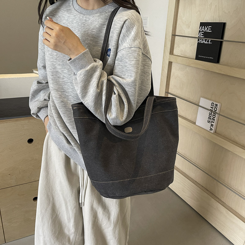 キャンバストート シンプル小ぶりバケツ型トート