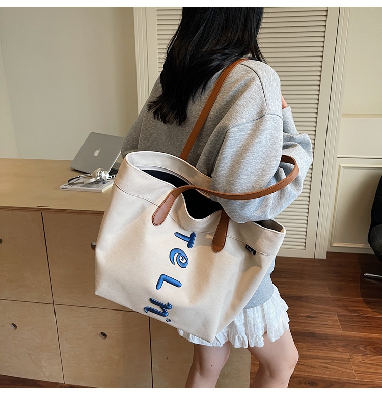キャンバストート 縦ロゴ刺繍トートバッグ