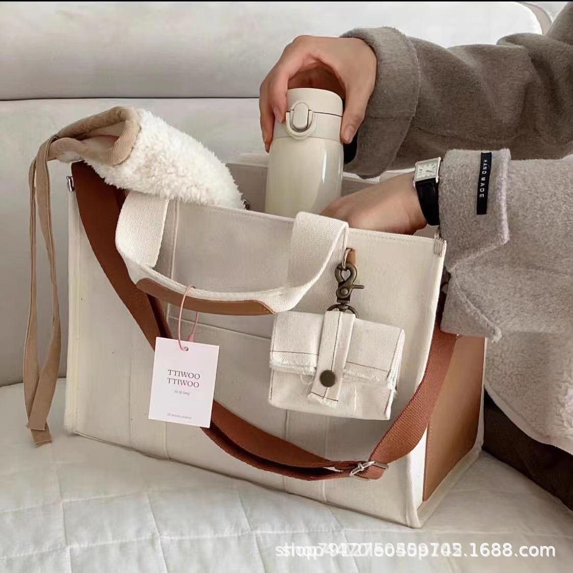 https://fulmo-img-server.com/totebase/4de4510b-2ef7-46da-9a8a-cd1829b6c89e.jpg