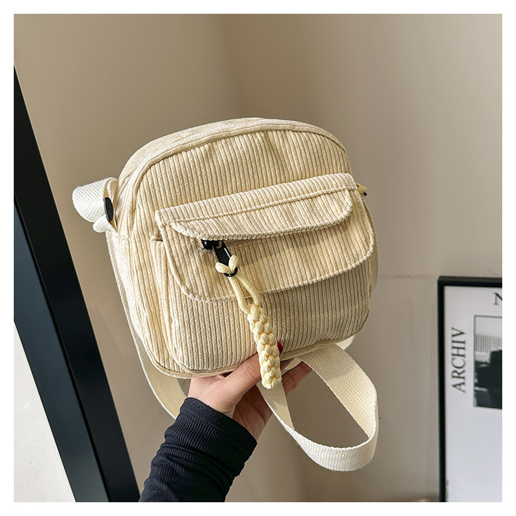 キャンバストート コーデュロイ素材のコンパクトショルダーバッグ