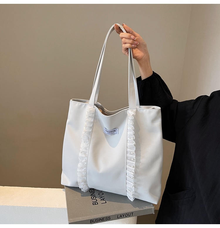 キャンバストート フリル装飾 優美トートバッグ