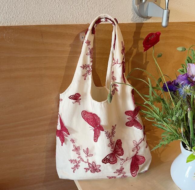 蝶々刺繍大容量キャンバストートバッグ