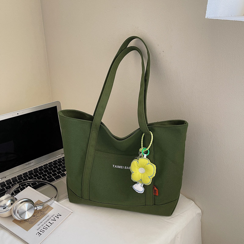 キャンバストート 花チャーム付き大容量キャンバストート