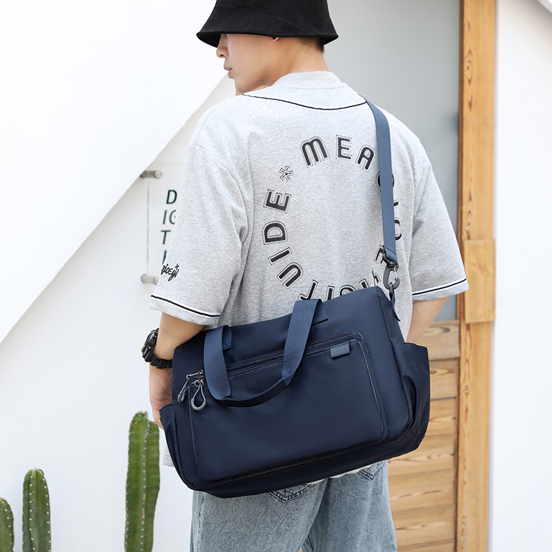 キャンバストート 都会派多機能ショルダートート