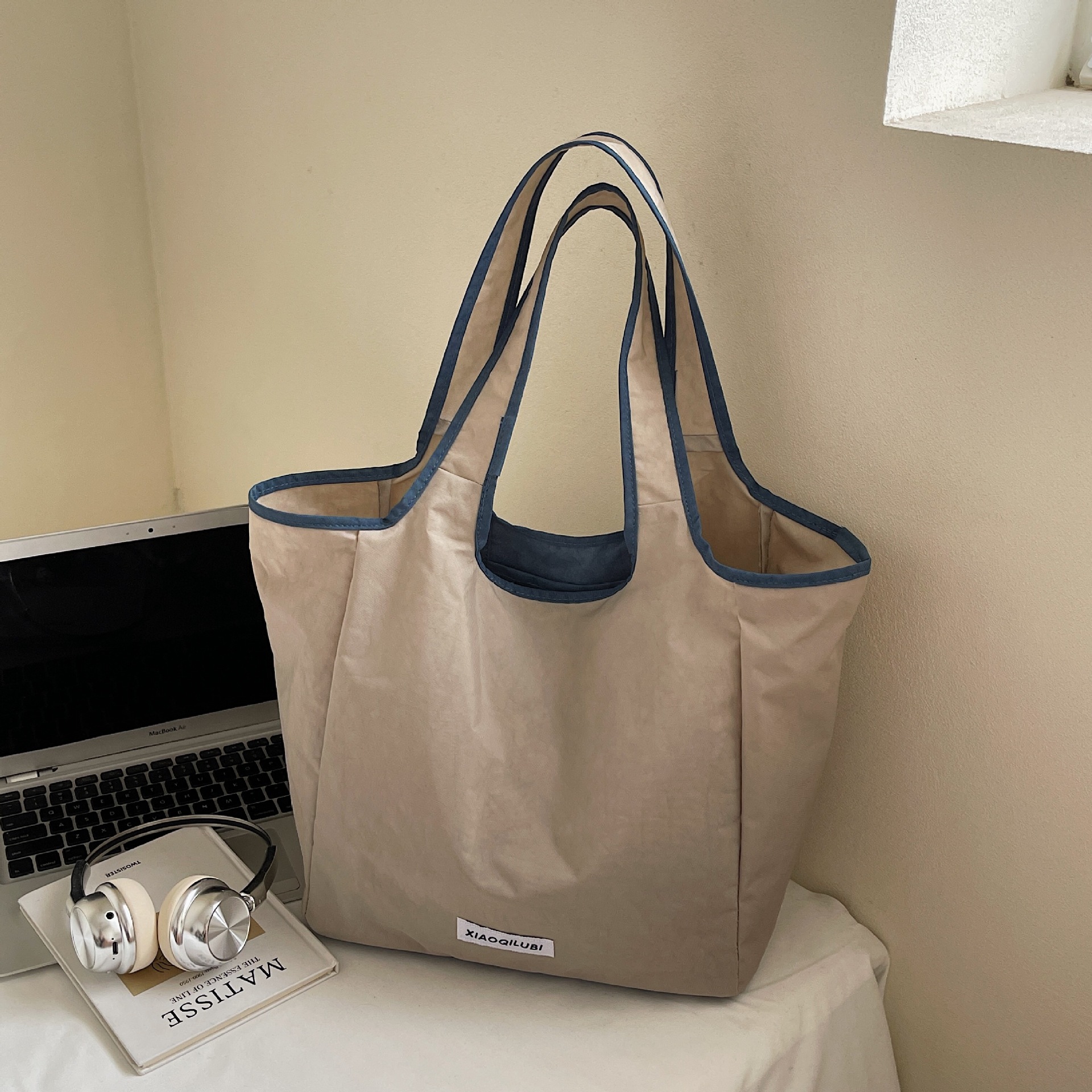 配色パイピングデザインショルダーキャンバストート