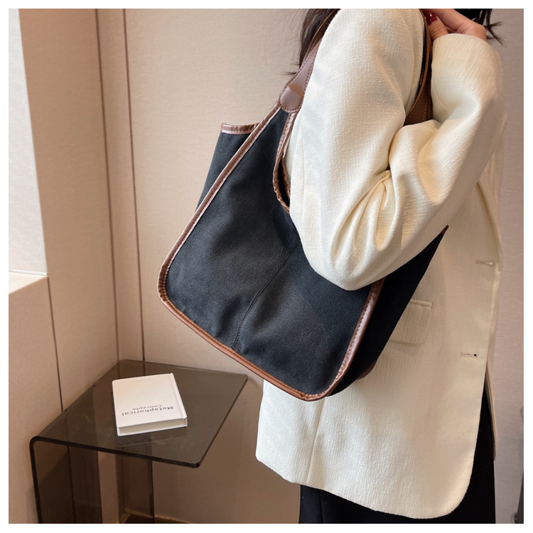 丈夫なキャンバストートバッグ 肩掛け無地きれいめ