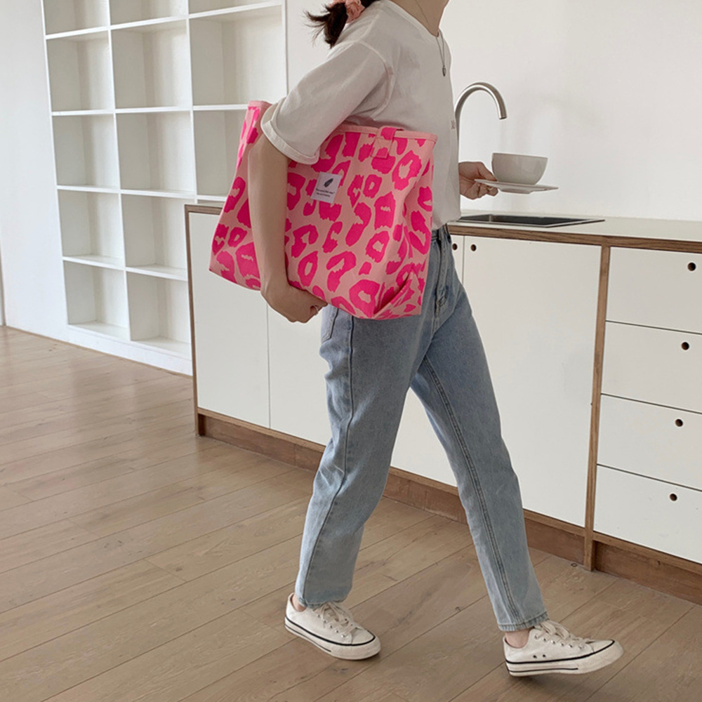 ピンクヒョウ柄キャンバストートバッグ大容量