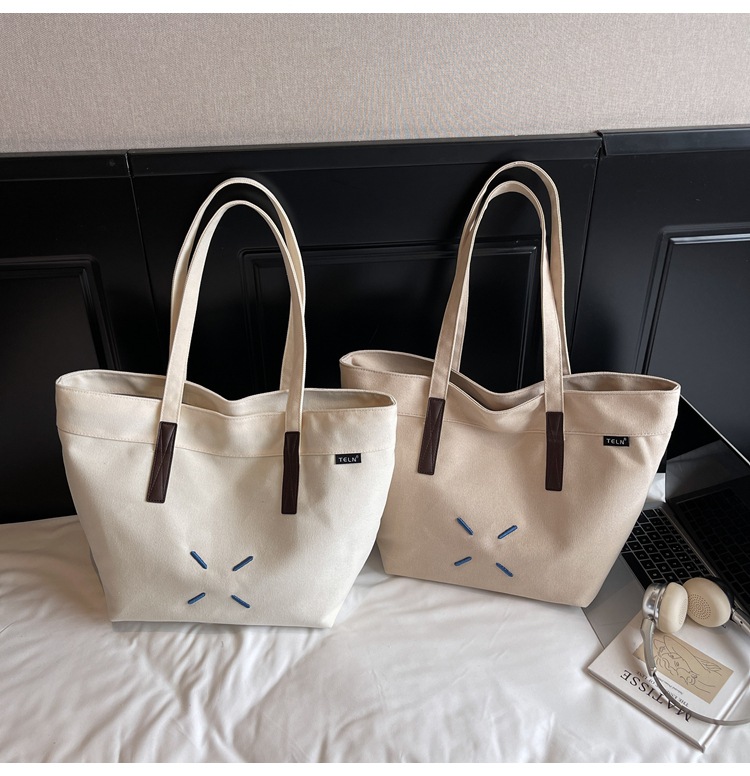 キャンバストート シンプル刺繍デザイン肩掛けトート