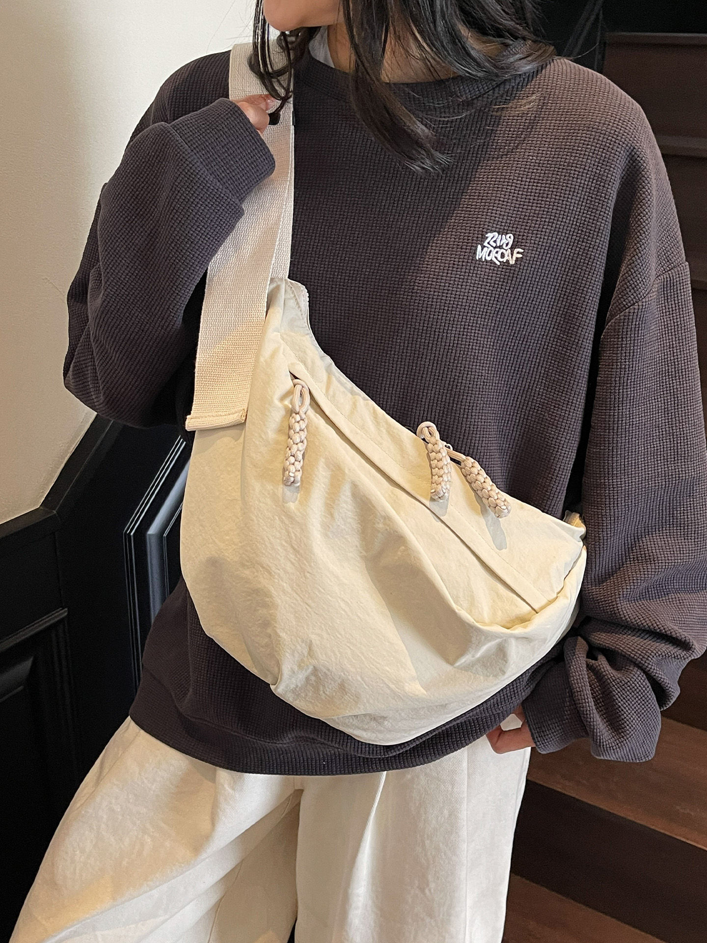 キャンバストート シンプル三日月型ショルダーバッグ