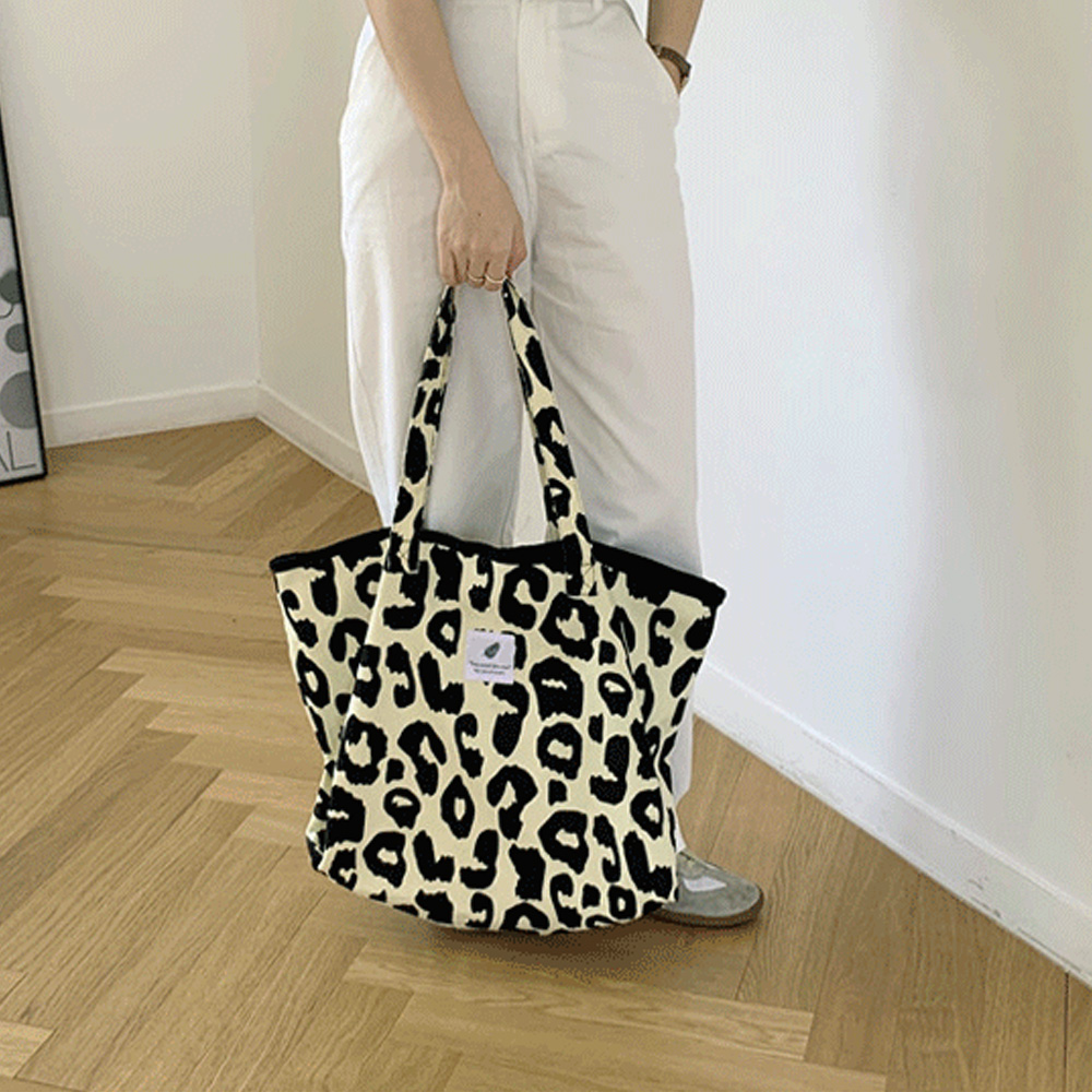 ヒョウ柄 大容量キャンバストートバッグ