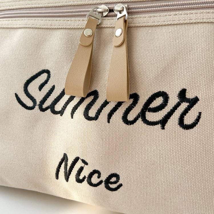 キャンバストート 夏の装い 実用的トートバッグ