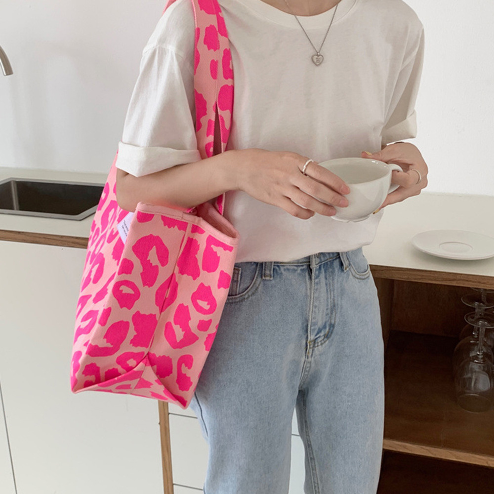 ピンクヒョウ柄キャンバストートバッグ大容量