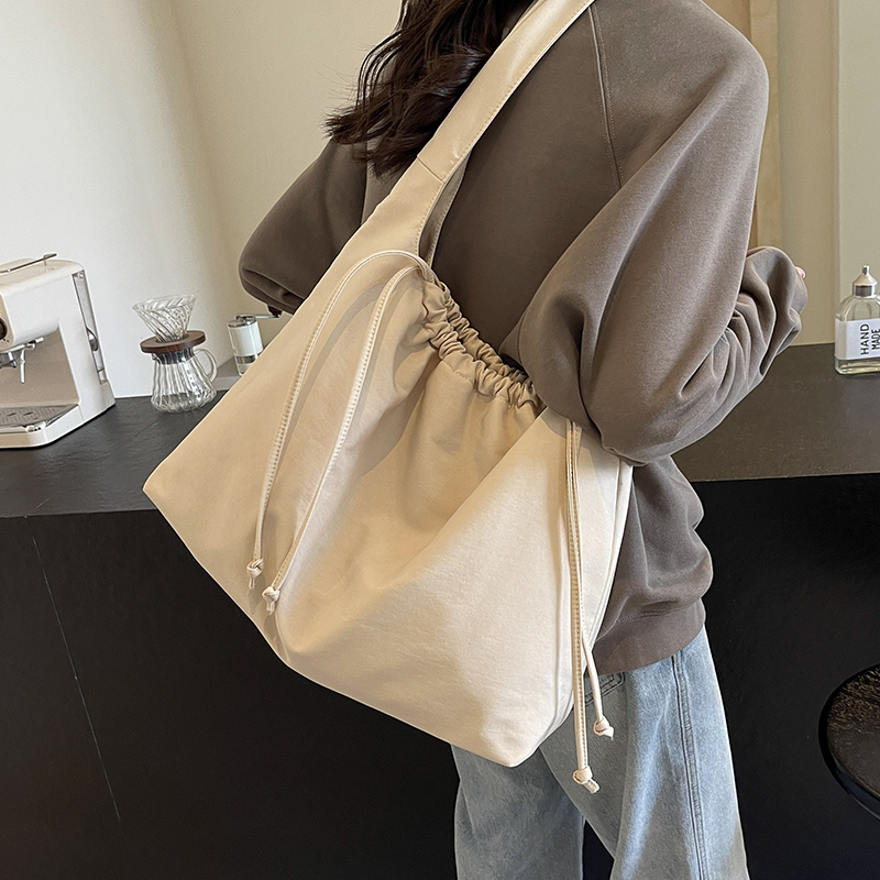 https://fulmo-img-server.com/totebase/d2ce657a-7f85-42ac-a2b1-5bac8a37da33.jpg