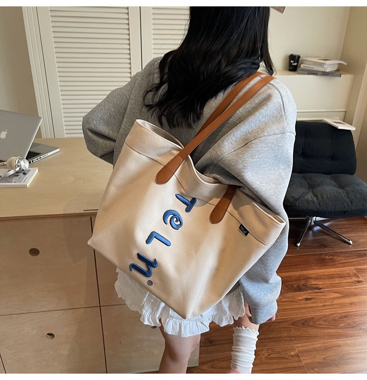 キャンバストート 縦ロゴ刺繍トートバッグ