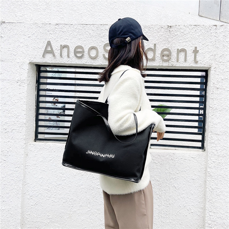 キャンバストート シンプルロゴ入り大容量ショルダートート