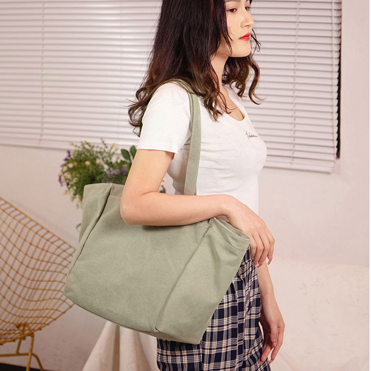 大容量キャンバストートバッグ肩掛けポケット付き