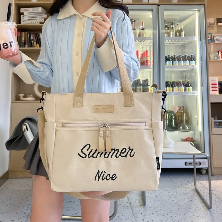 キャンバストート 夏の装い 実用的トートバッグ