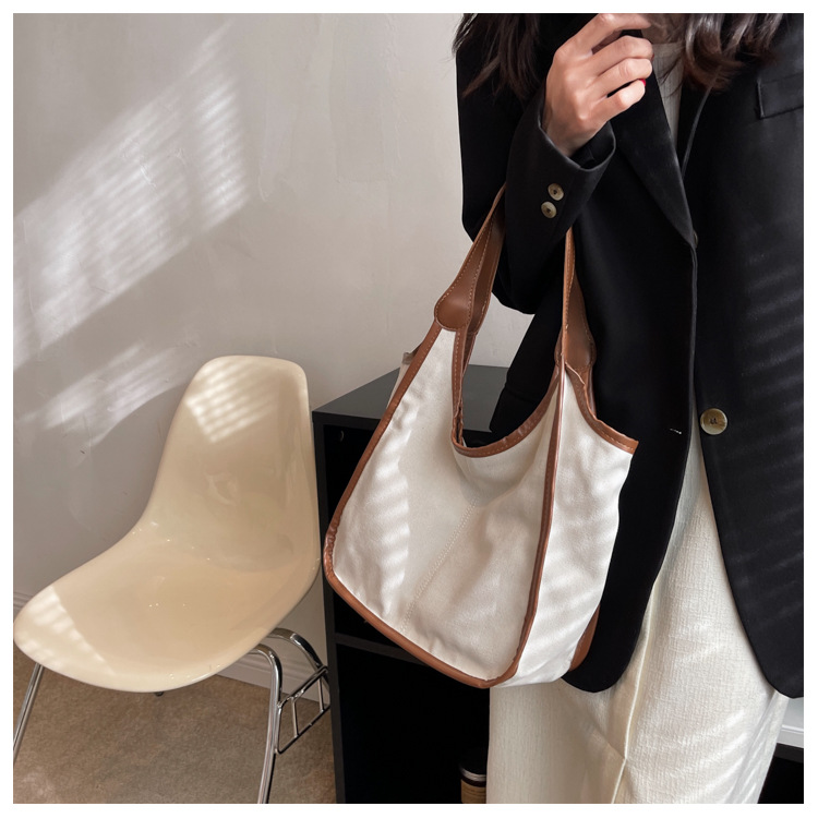 丈夫なキャンバストートバッグ 肩掛け無地きれいめ