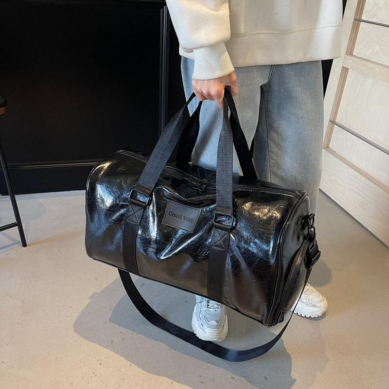 トートバックメンズ 上質感漂う筒型ショルダーバッグ