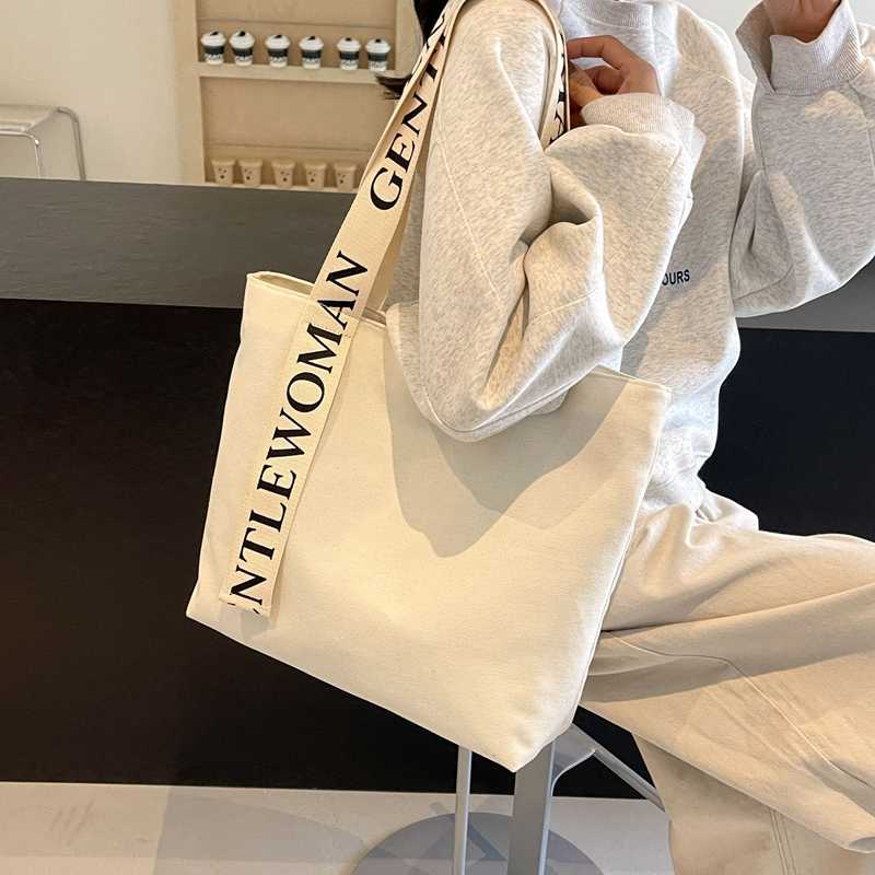 女性のためのトートバッグ14選!レディースに人気のバック特集