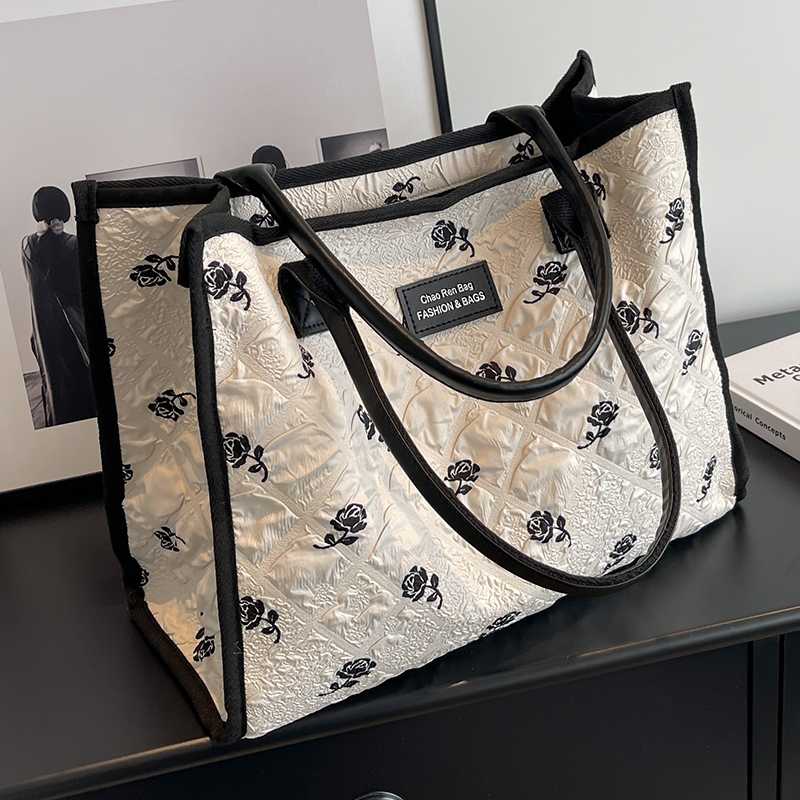 毎日のコーデに自信が持てる！レディース トートバッグ 黒 おしゃれ 5選