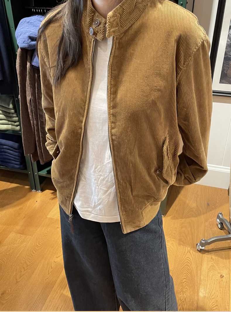 温もりある質感が魅力！コーデュロイのトラックジャケットで作る大人のコーデ5選