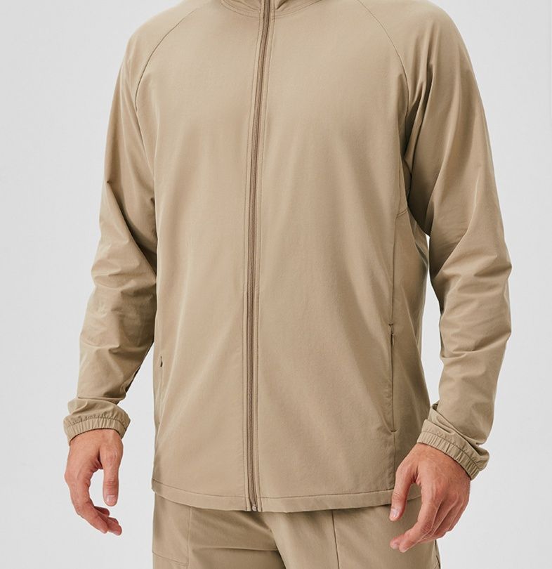 トラックジャケット ナイロン 機能性抜群フード付きトラックジャケット