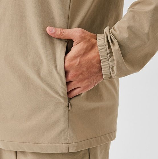 トラックジャケット ナイロン 機能性抜群フード付きトラックジャケット