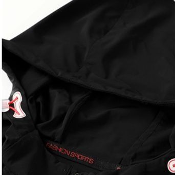 トラックジャケット 軽量防風フード付きトラックジャケット