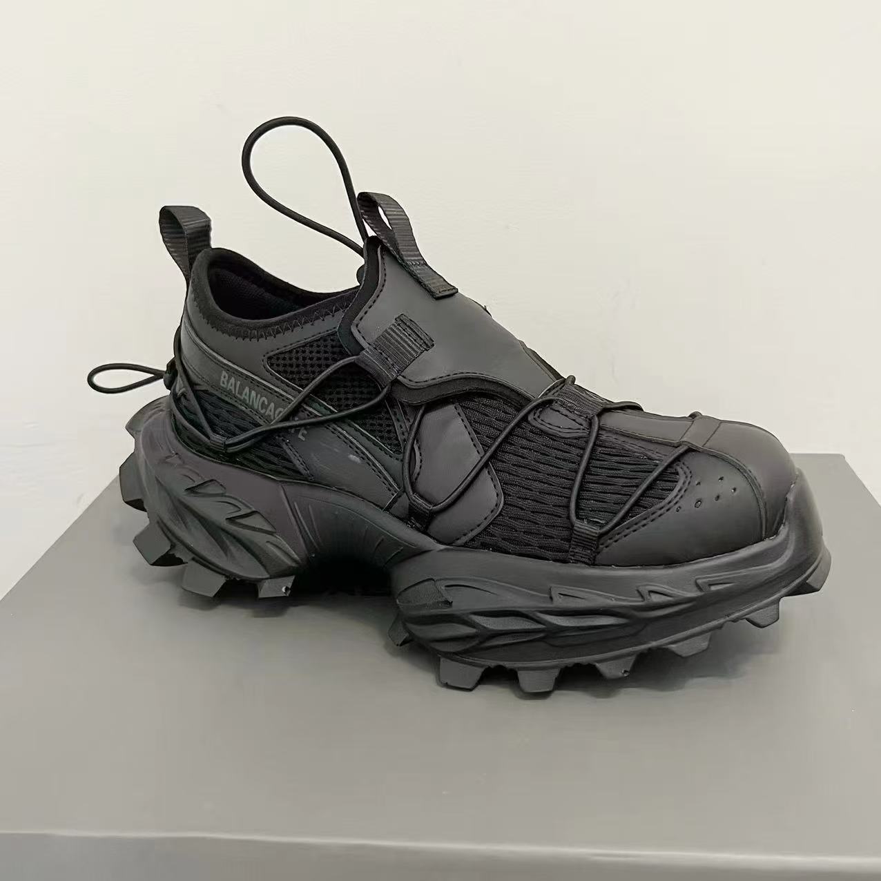 トレイルランニングシューズ バランスエリート トレイルランナー
