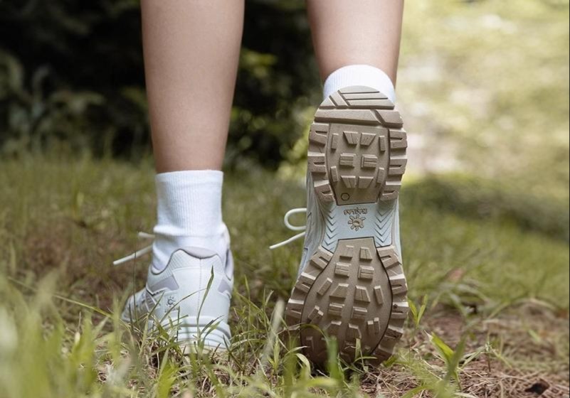https://fulmo-img-server.com/trail-shoes/1741695821463_dc1mki93_vt65invz.jpeg