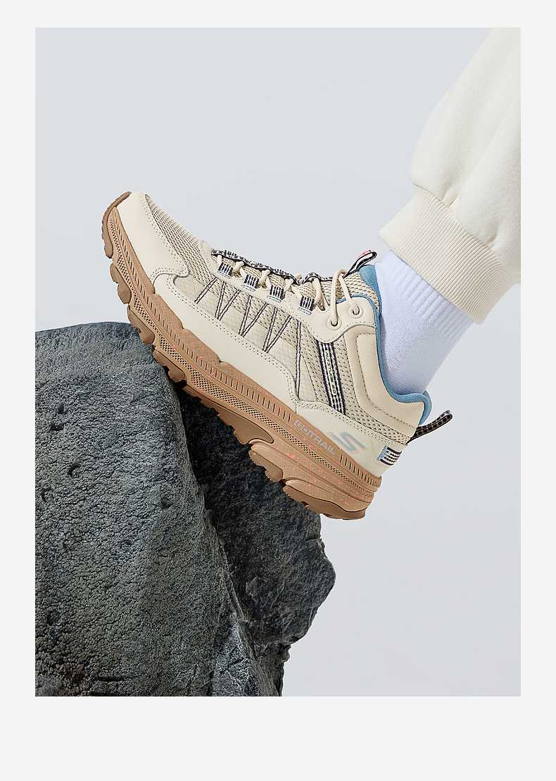 マラソンとトレイルで走りを楽しむ！おすすめのおしゃれスニーカートレイルランニングシューズ15選