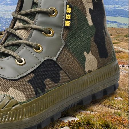https://fulmo-img-server.com/trail-shoes/1760000278687_o1umc7ec_moaky2de.jpeg
