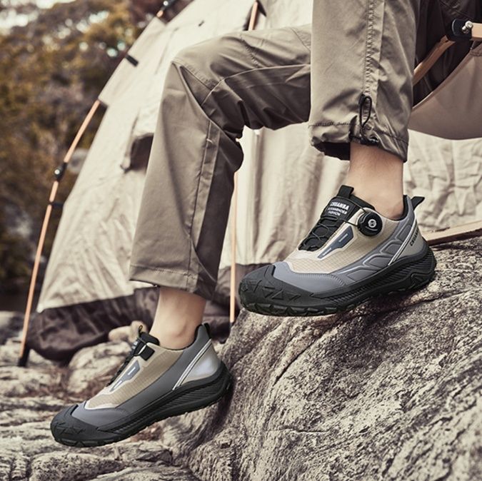 トレイルランニングシューズ 山岳地形対応回転式締め付け機構搭載メンズトレイルシューズ