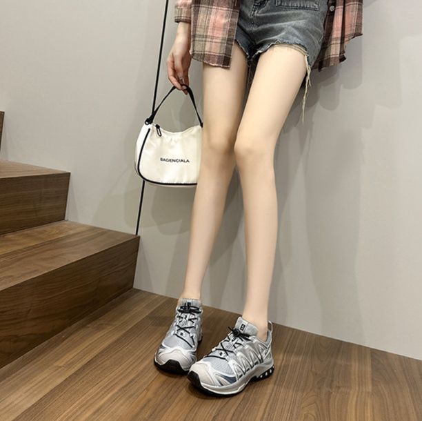 トレイルランニングシューズ 軽量メッシュレディーストレイルランニングシューズ