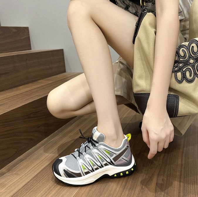 トレイルランニングシューズ 軽量メッシュレディーストレイルランニングシューズ