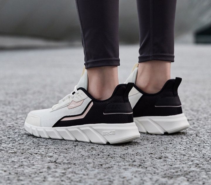 トレイルランニングシューズ 軽量通気性メッシュレディース向けトレイルランニングシューズ