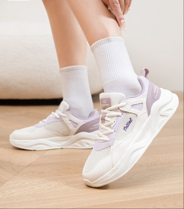 厚底メッシュ軽量トレイルランニングシューズ