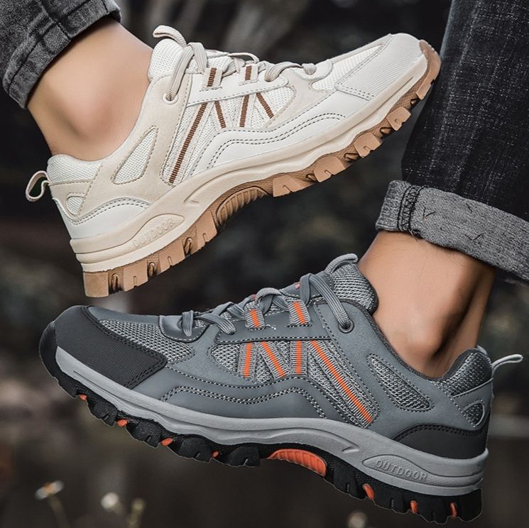 トレイルランニングシューズ レディース向け全地形対応型トレイルランニングシューズ