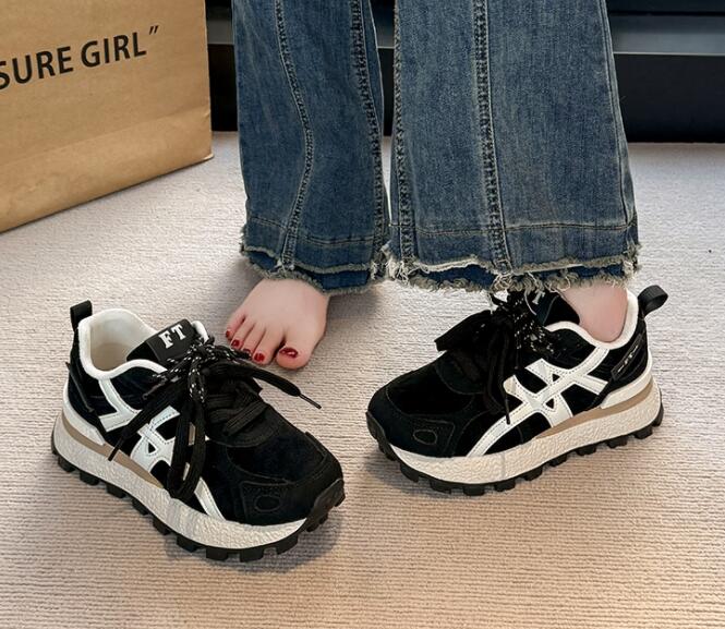 トレイルランニングシューズ レディース厚底トレイル運動靴 秋物スニーカー