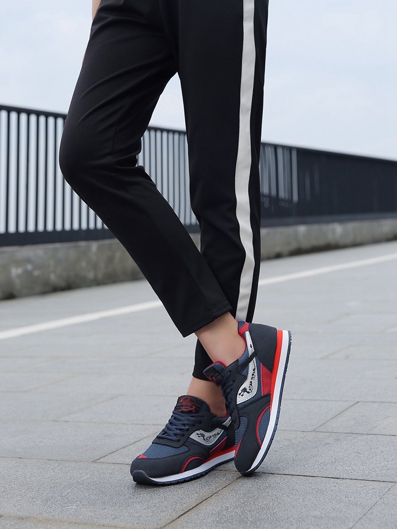 トレイルランニングシューズ メンズ軽量通気性抜群山道対応運動靴