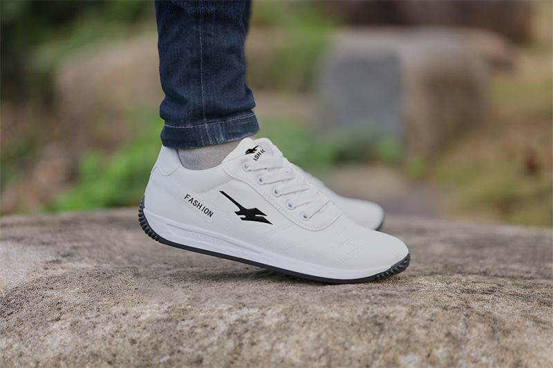 https://fulmo-img-server.com/trail-shoes/44b00805-1c5b-4b38-b3e1-7e604ab4bdfb.jpg