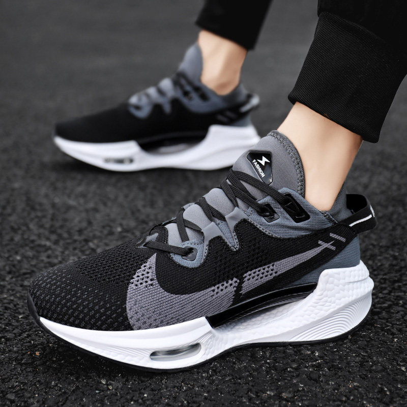 トレイルランニングシューズ 軽量通気性抜群エアクッション搭載メンズ運動靴