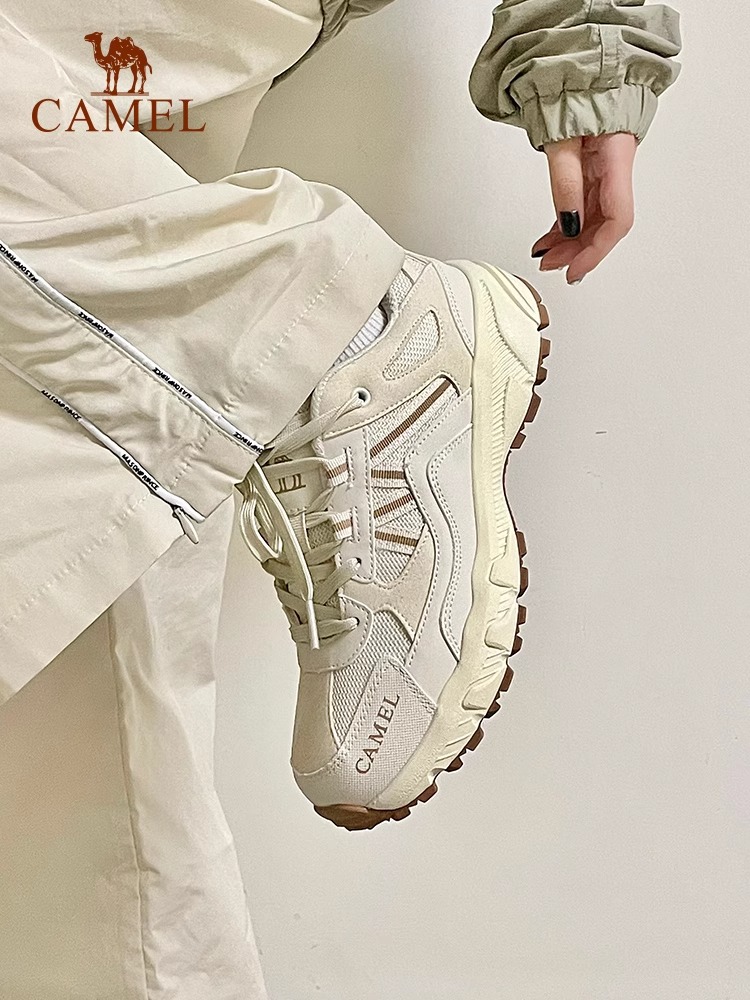 トレイルランニングシューズ 砂漠の風 歩みやすい登山靴