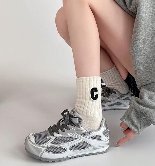 トレイルランニングシューズ レディース厚底運動靴 通気性抜群 外出用スニーカー